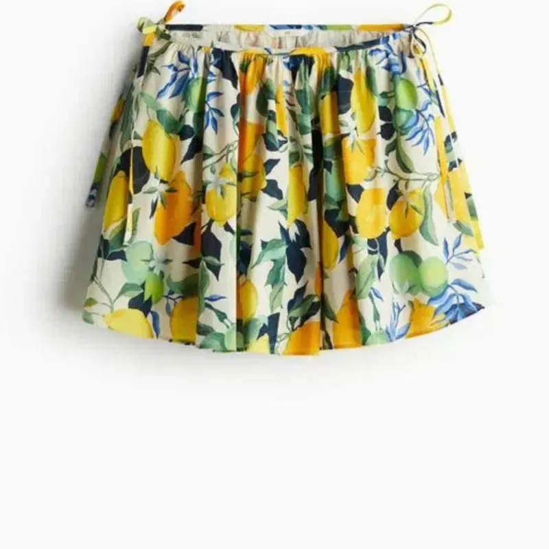 Minifalda H&M/Crema-Limones