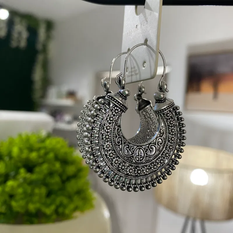 Aretes colgantes plateados