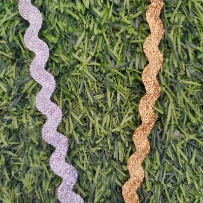 Serpentina dorada y plateada