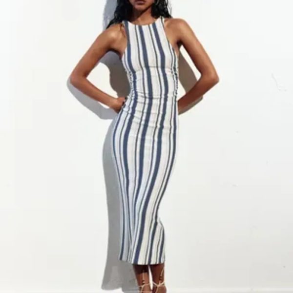 Vestido de rayas fruncido