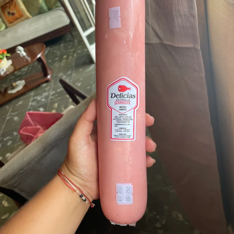 Medio jamón  Vicky 1.5lb