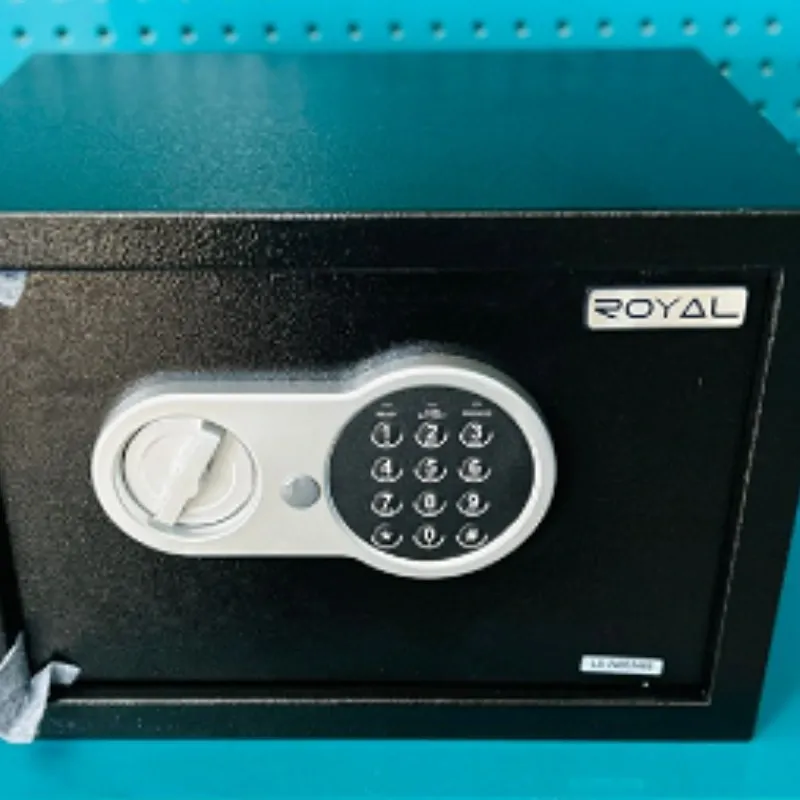 CAJA FUERTE MARCA ROYAL 16 LITROS  , COLOR NEGRO, CONTROL ELECTRÓNICO MEDIANTE CLAVE DE ACCESO, CERRADURA MECÁNICA, REF: RCF18L