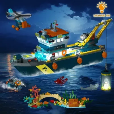 Barco Flotante con Luz LED gracia $60 usd
