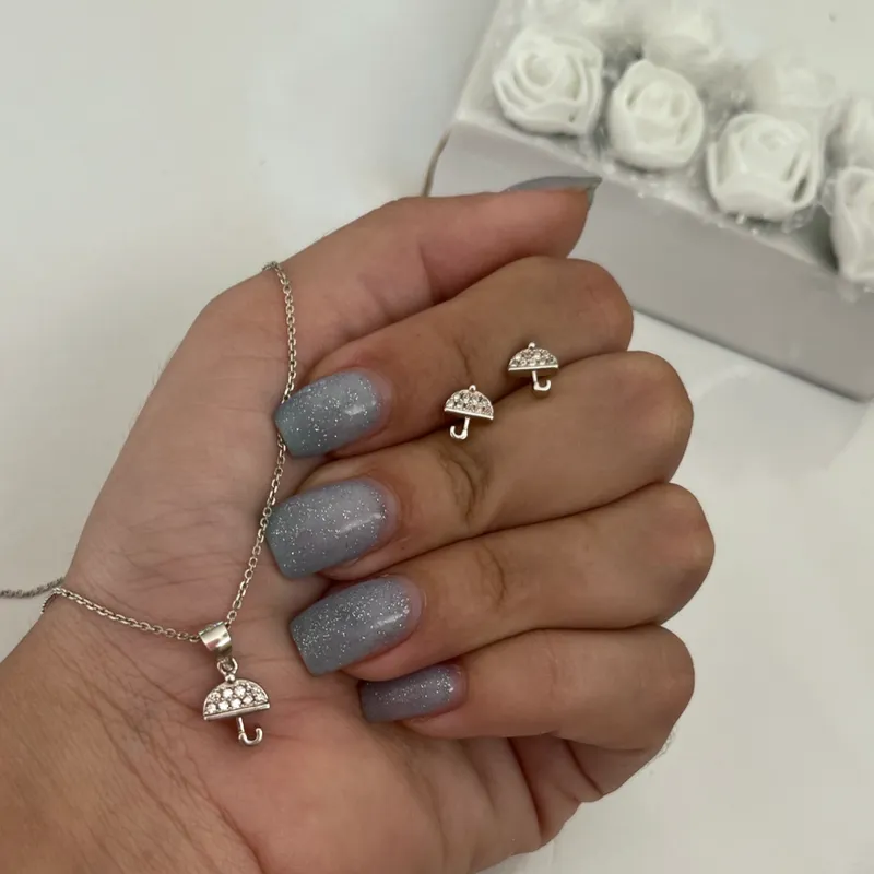 Conjuntos de cadena y aretes