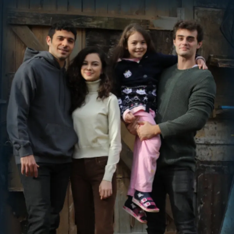 Todo por mi Familia (Kardeslerim) [Español] [449 Cap]