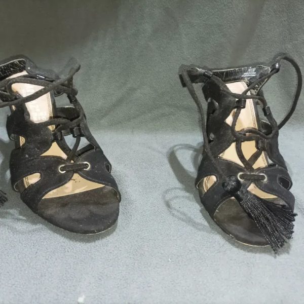 Tacones negros