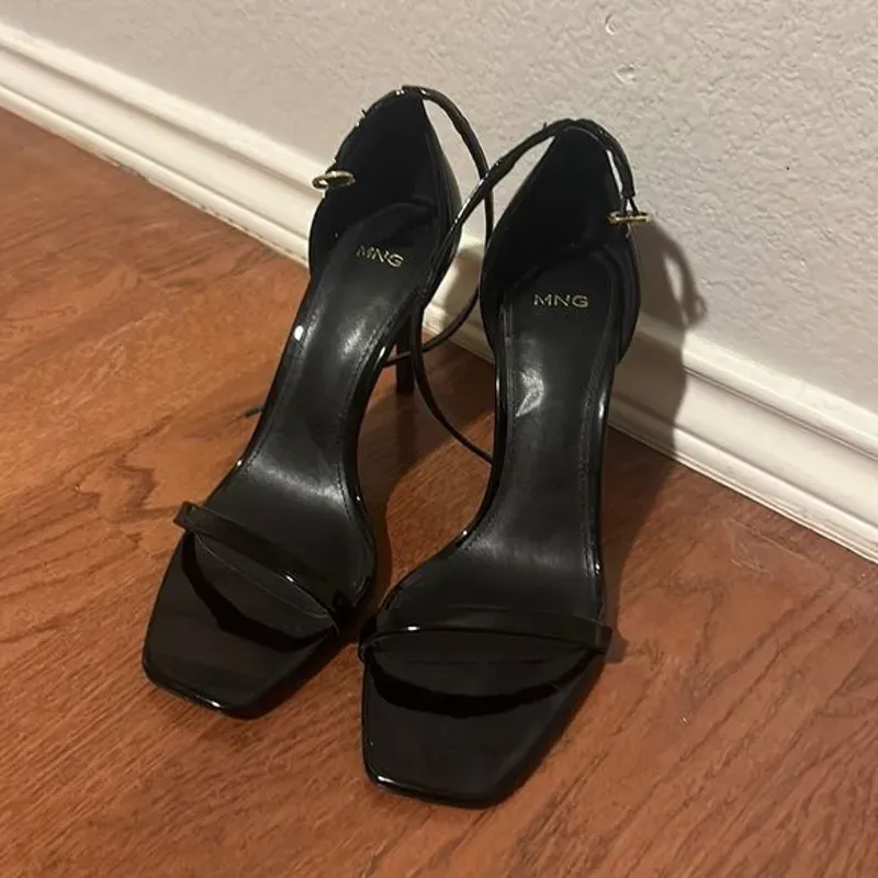 Zapatos de tacón negros Mango