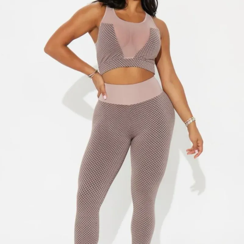 Conjunto de licra y blusa 