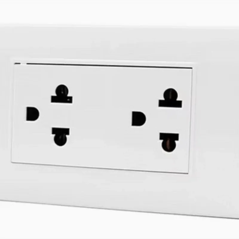 TOMA CORRIENTE DOBLE DE 3 POLOS