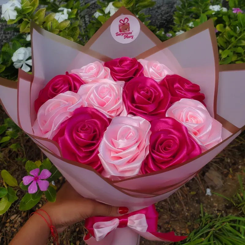 Ramo de rosas eternas dos tonos