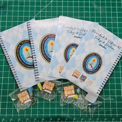 Agendas personalizadas y llaveros