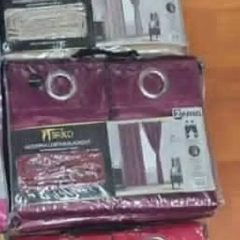 Cortina tapasol  con borlas [ rojo vino ]