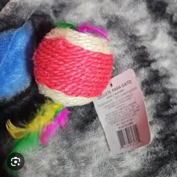 PELOTA DE SOGA CON PLUMA