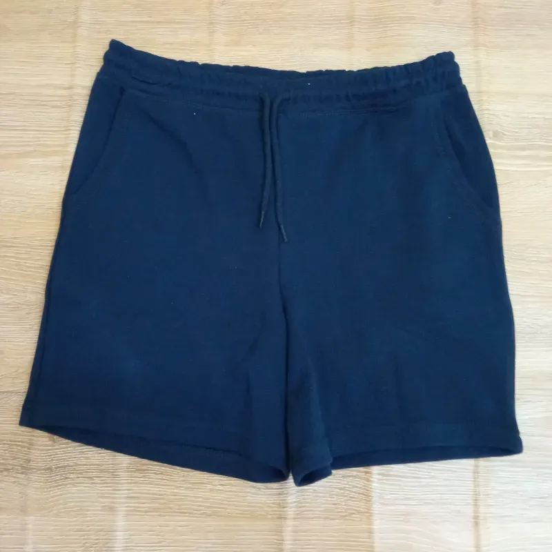 Short color azul oscuro