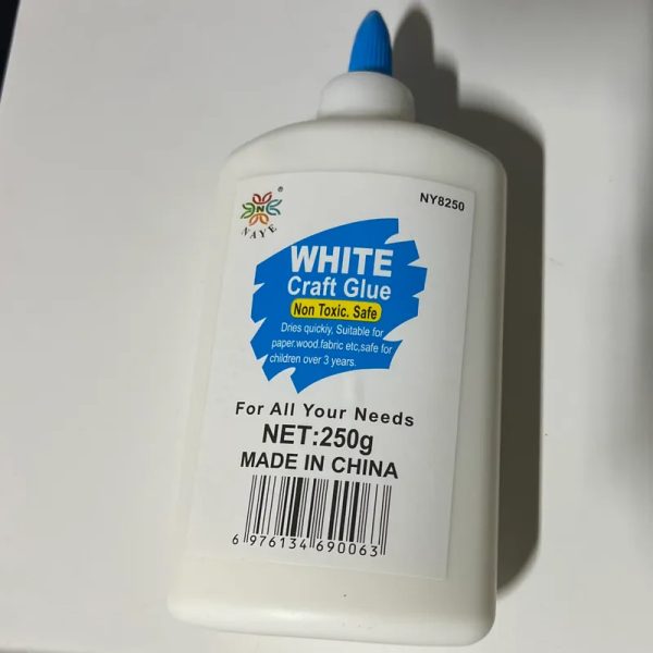 Cola blanca grande