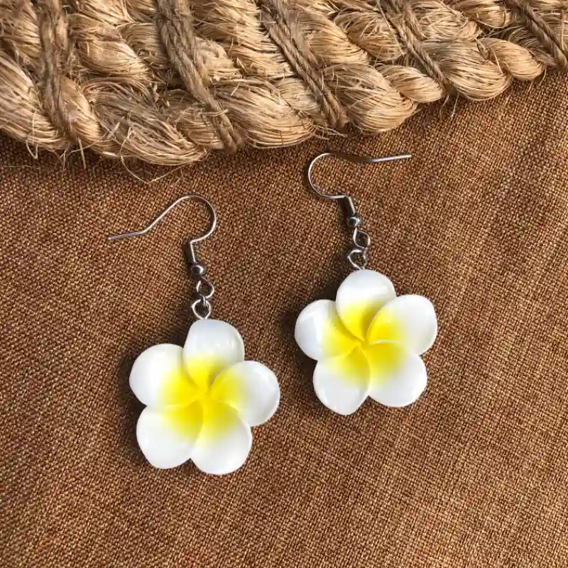 Aretes de plumeria