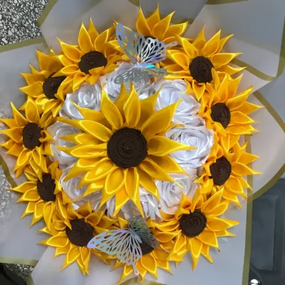 Hermoso ramo grande de girasoles