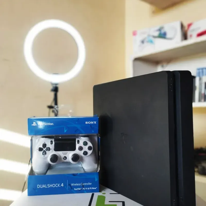  PS4 Slim