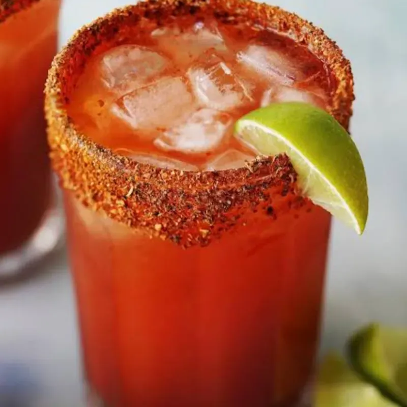 MICHELADA CON CRISTAL