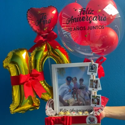 Cesta aniversario con #