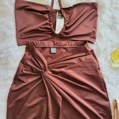 Conjunto de saya carmelita