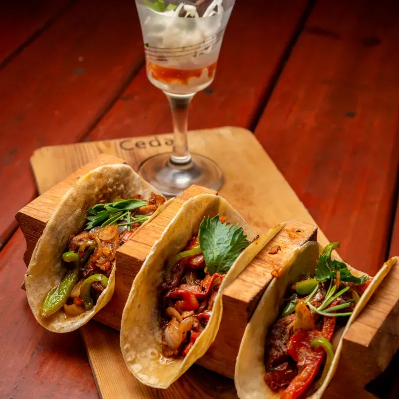 Tacos con cerdo asado