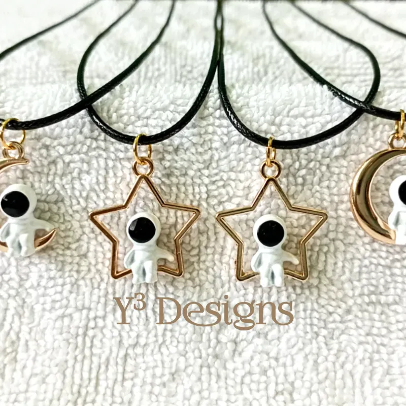 Collares con Dijes Astronautas