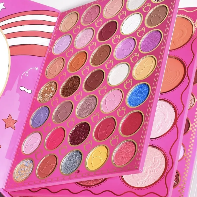 Paleta de sombras en forma de libro