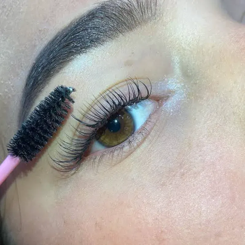 EXTENSIONES DE PESTAÑAS PELO A PELO CLÁSICAS