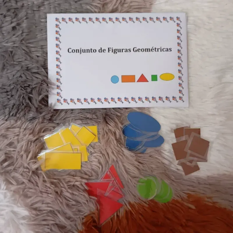 Conjunto de figuras geométricas con nombre
