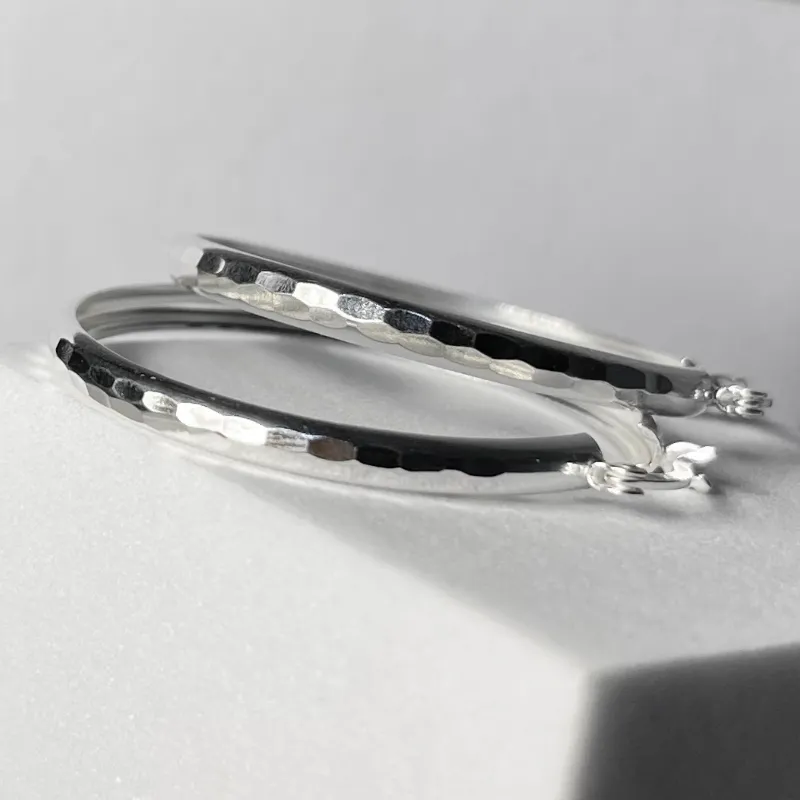 Argollas originales medianas caladas