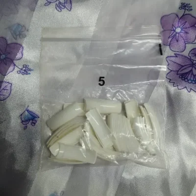 AH1>Uñas Cuadradas Blanca #05