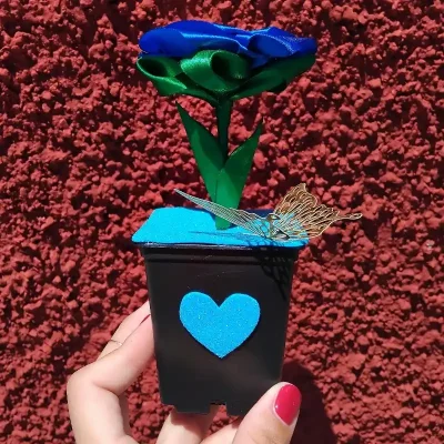 Adorno para mesas de trabajo o mesitas de noche