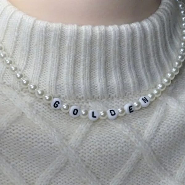 Collar de perlas con nombres