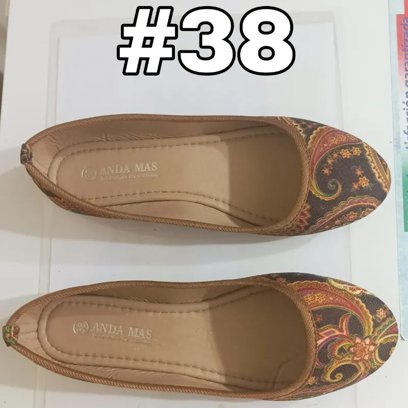 Balerinas estampadas negras.