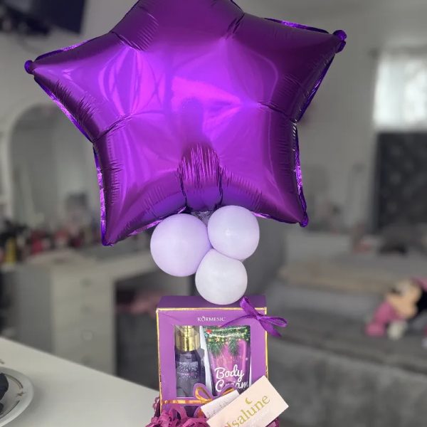 Arreglo globo + set colonia y crema