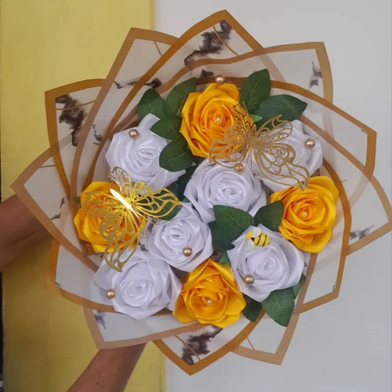 Ramo de Rosas Eternas