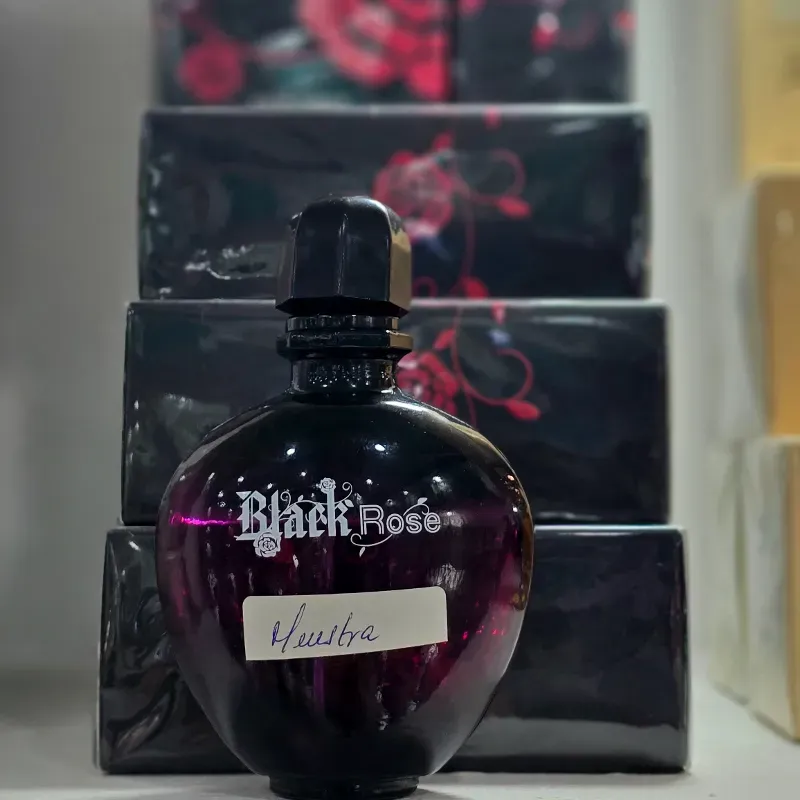 Black Rose (gama media)