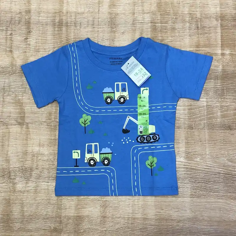 Pulóver azul con carretera