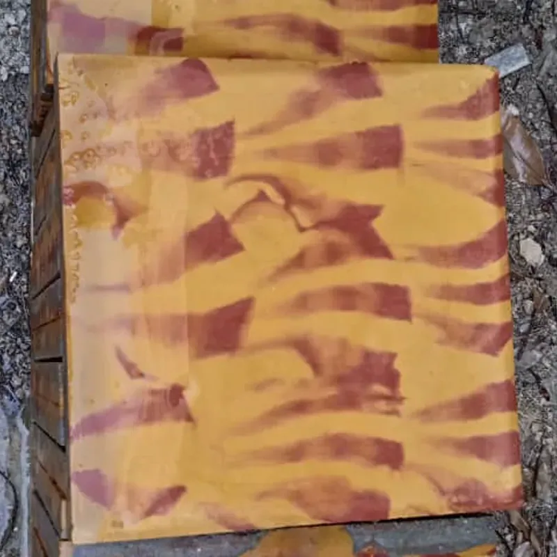 jaspe rojo fondo amarillo