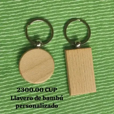 Llavero de bambú personalizado 2300 CUP