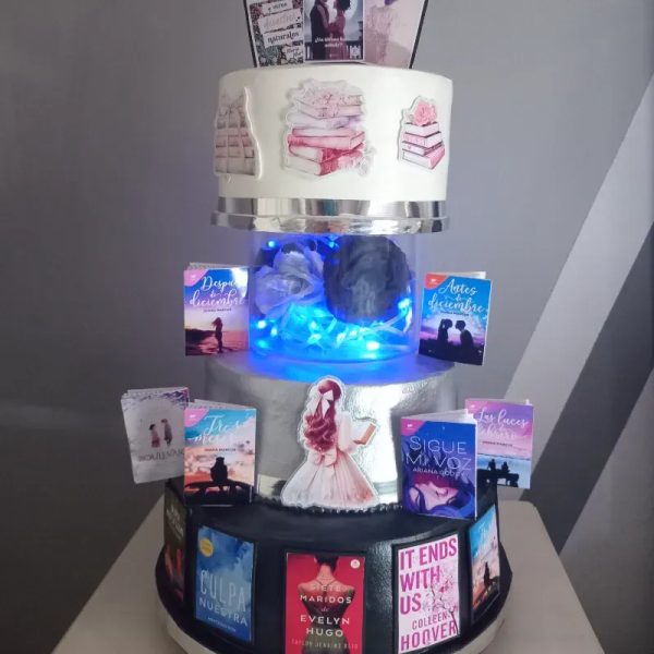 Pastel temática de libros
