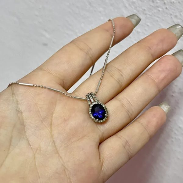 Cadena destello azul