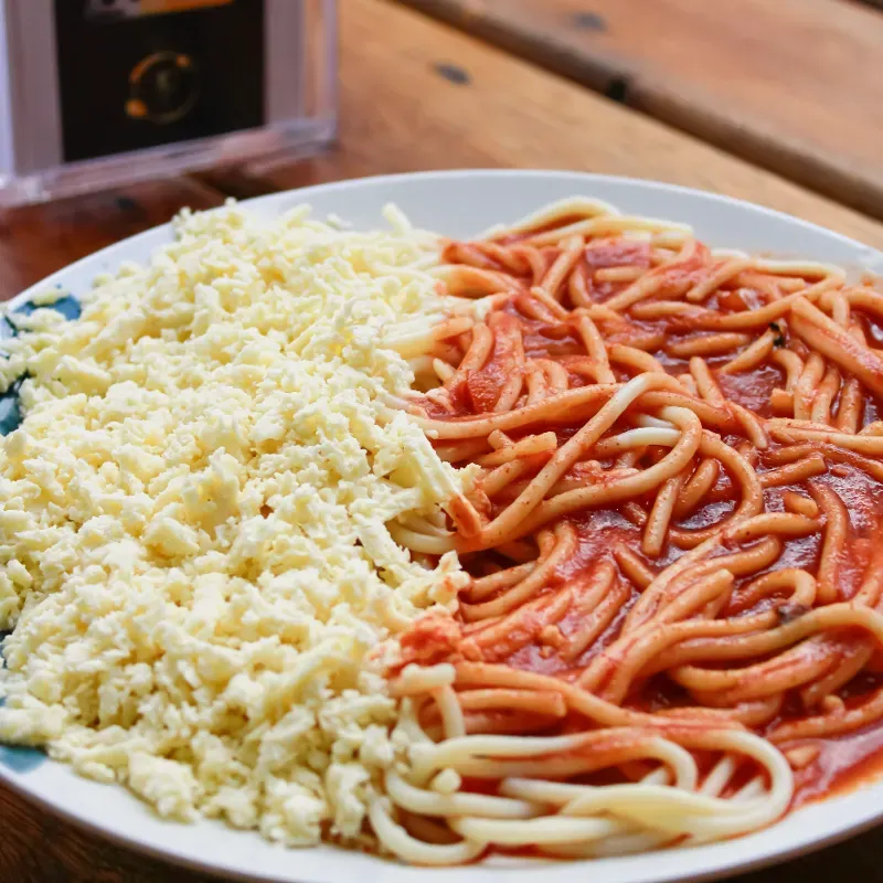 Espaguetis de queso gouda