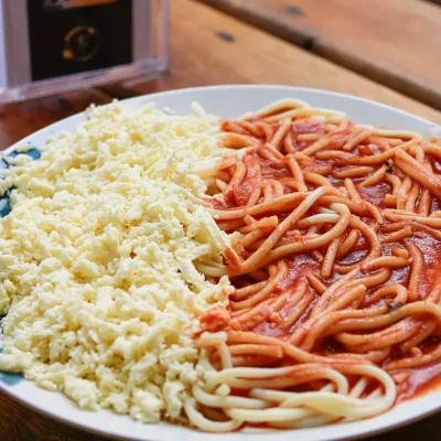 Espaguetis de queso gouda