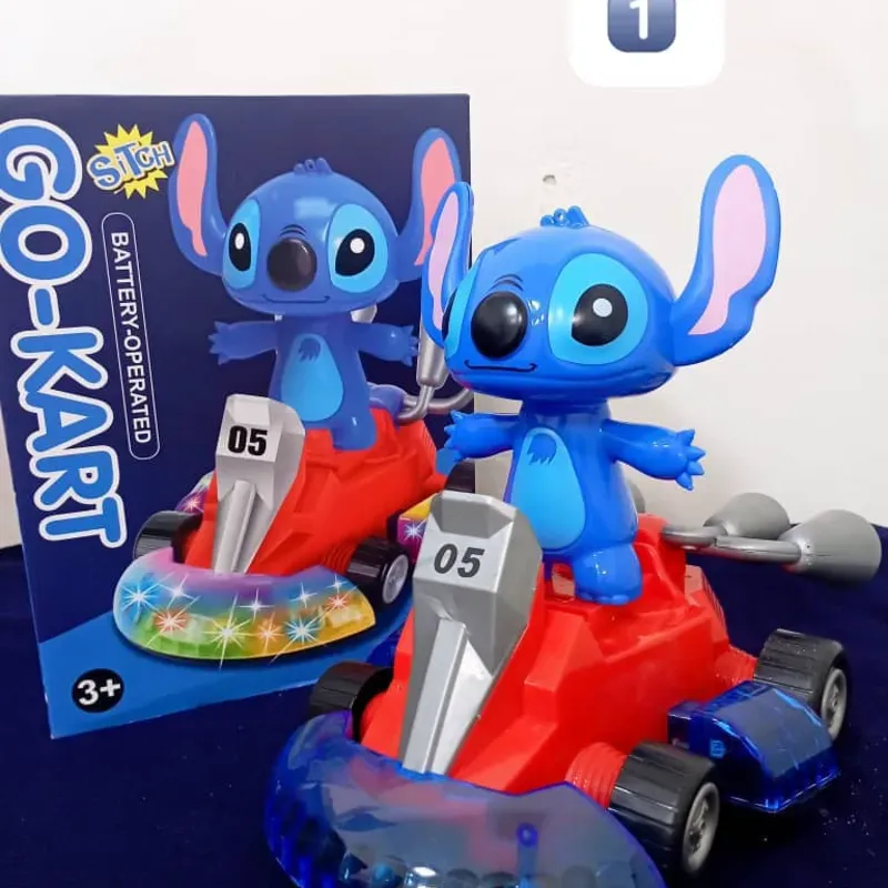  STITCH  EN AUTO.  (MÁS GRANDE)