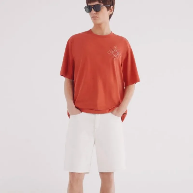 Camiseta detalles gráficos