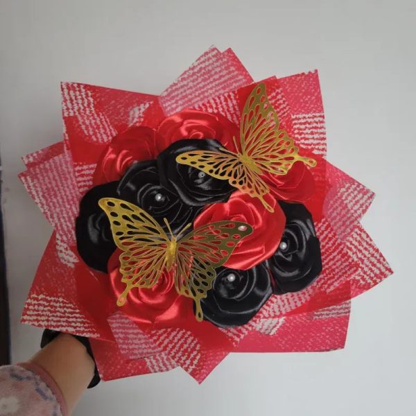 10 rosas eternas.