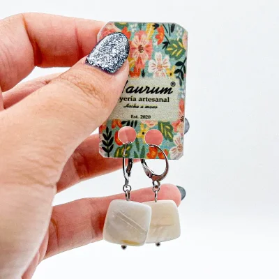 Aretes con perla y herrajes de acero inoxidable