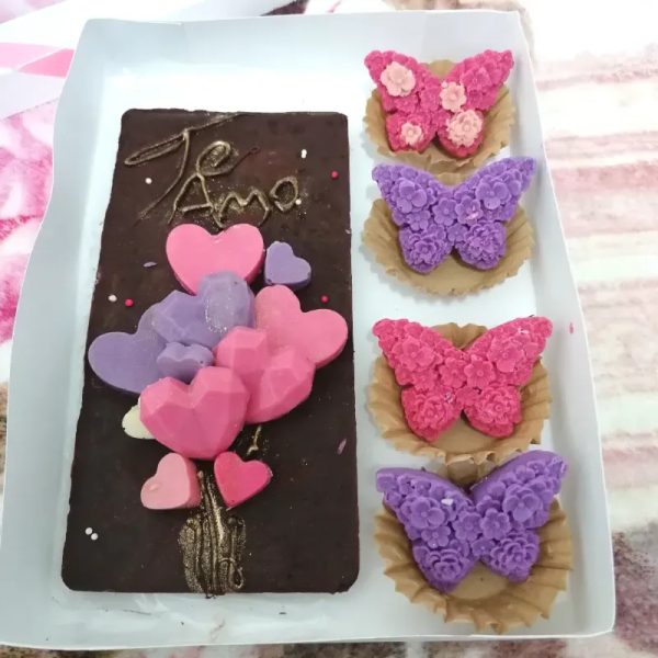 Tableta y mariposas